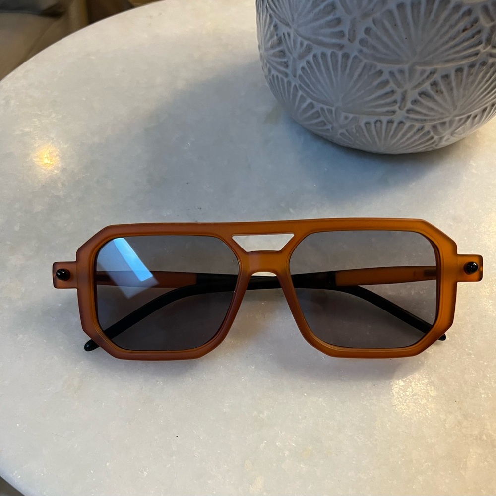 Amazon Sunglasses - Picture 3 of 8